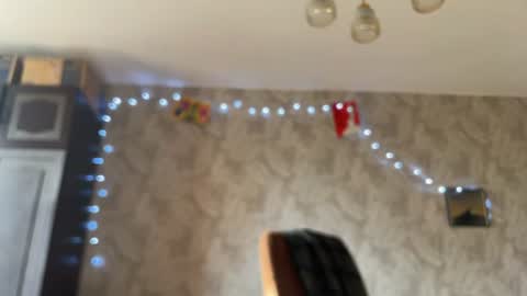 Snapshot of stralght_twinks chatting on 06-21-26, 03:36 Ray online show from 06-21-26, 03:36
