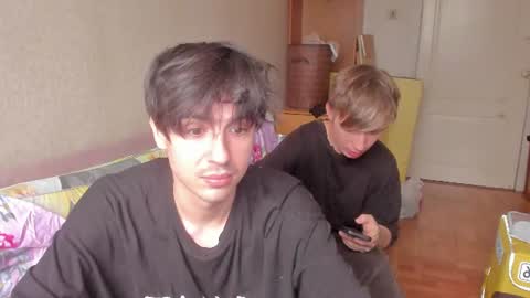 Snapshot of stralght_twinks chatting on 06-27-26, 12:22 Ray online show from 06-27-26, 12:22
