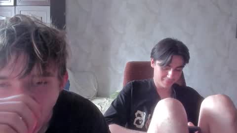 Snapshot of stralght_twinks chatting on 07-09-26, 11:03 Ray online show from 07-09-26, 11:03