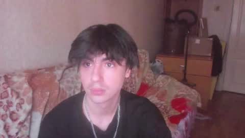 Snapshot of stralght_twinks chatting on 07-15-26, 06:24 Ray online show from 07-15-26, 06:24