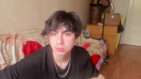 Snapshot of stralght_twinks chatting on 07-27-26, 06:31 Ray online show from 07-27-26, 06:31