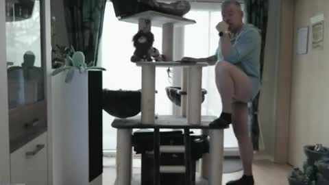 Stranger online show from 04-13-26, 05:35