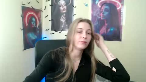 Amalia online show from 04-30-26, 07:04