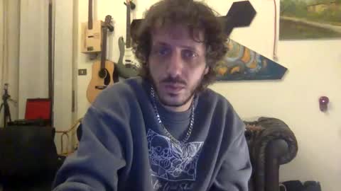 Snapshot of stratocasterluigi chatting on 10-30-25, 05:35 jizzers online show from 10-30-25, 05:35