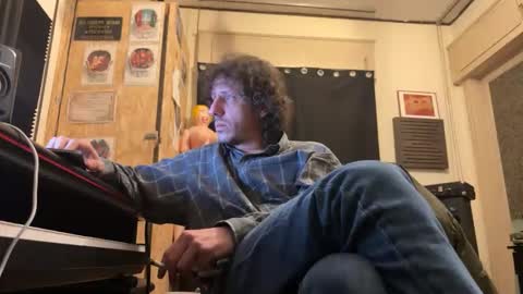 Snapshot of stratocasterluigi chatting on 02-25-26, 05:22 jizzers online show from 02-25-26, 05:22