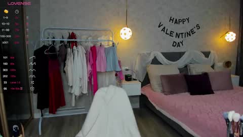 Laura online show from 02-15-26, 02:30