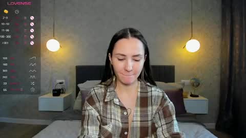 Snapshot of straw_juice chatting on 04-26-26, 10:13 Laura online show from 04-26-26, 10:13