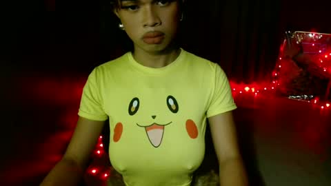 strawberry_kisses143 online show from 06-21-26, 06:16