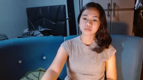 Snapshot of strawberry_kissesx chatting on 03-18-26, 07:22 Kisses online show from 03-18-26, 07:22