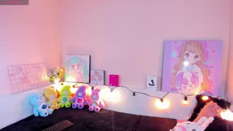 strawberry_kitty_ online show from 11-29-25, 04:04