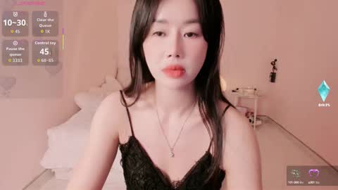 Snapshot of strawberry_loveee chatting on 09-13-25, 05:13 strawberry_loveee online show from 09-13-25, 05:13