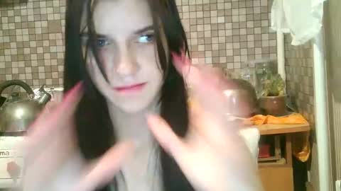 Strawberry Storm online show from 10-31-25, 09:16