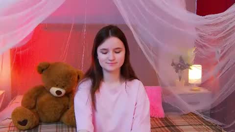 Snapshot of strawbunnybite chatting on 05-22-26, 02:44 Bunny online show from 05-22-26, 02:44