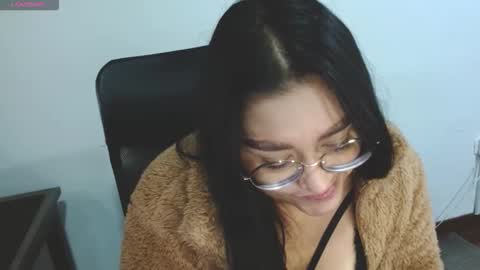 strawlux online show from 02-25-26, 03:49