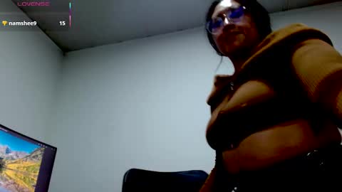 strawlux online show from 06-06-26, 02:33