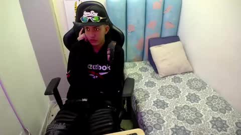 Street online show from 04-21-26, 01:42