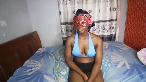 Snapshot of streetlioness chatting on 09-11-25, 10:54 streetlioness online show from 09-11-25, 10:54