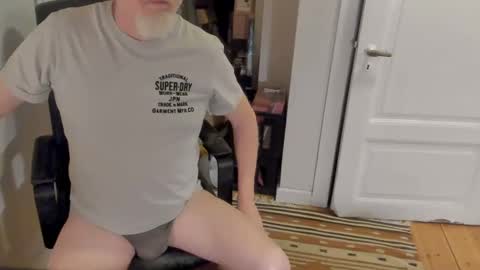 Snapshot of strip_m chatting on 01-20-25, 05:48 strip_m online show from 01-20-25, 05:48