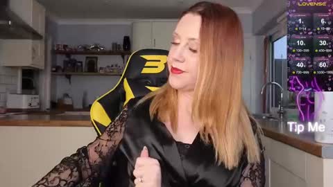 Amorina online show from 02-11-25, 10:15