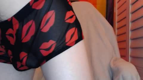 Snapshot of stroknmydong chatting on 02-14-25, 07:59 Dong Stroker online show from 02-14-25, 07:59