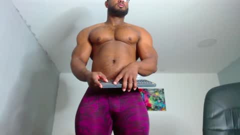 Snapshot of strong_george1 chatting on 01-05-25, 07:17 strong_george1 online show from 01-05-25, 07:17