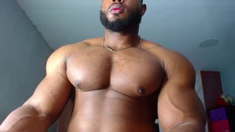 Snapshot of strong_george1 chatting on 12-15-25, 02:05 strong_george1 online show from 12-15-25, 02:05