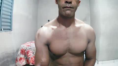 Snapshot of strongdaddyfantastic chatting on 05-31-26, 08:32 strongdaddyfantastic online show from 05-31-26, 08:32
