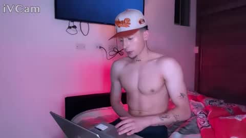 Snapshot of stronghardlatino chatting on 09-30-25, 03:00 stronghardlatino online show from 09-30-25, 03:00