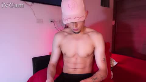 Snapshot of stronghardlatino chatting on 12-16-25, 02:49 stronghardlatino online show from 12-16-25, 02:49