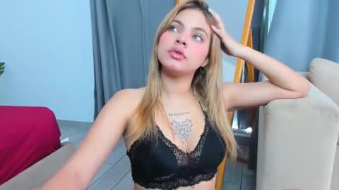 Snapshot of stroong_couple_ chatting on 11-20-25, 07:57 Strong Couple online show from 11-20-25, 07:57