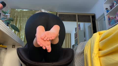 Snapshot of strupedsunicorns chatting on 01-27-25, 03:28 goddess online show from 01-27-25, 03:28