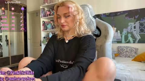 Snapshot of strupedsunicorns chatting on 02-21-25, 08:29 goddess online show from 02-21-25, 08:29