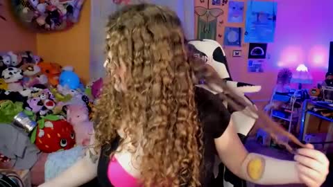 Strwbby online show from 09-27-25, 04:17