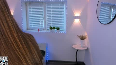 Snapshot of sttyllezz chatting on 05-15-26, 11:34 Olivia online show from 05-15-26, 11:34