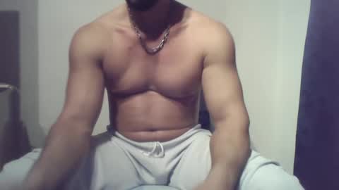 Snapshot of studdotcom chatting on 01-08-25, 05:26 Ero online show from 01-08-25, 05:26