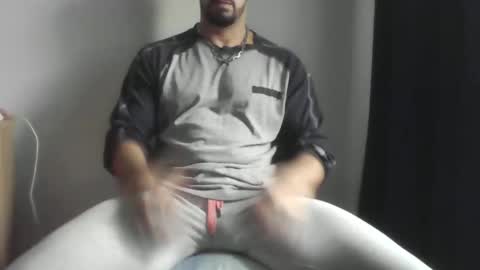 Snapshot of studdotcom chatting on 01-14-25, 08:41 Ero online show from 01-14-25, 08:41