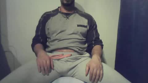Snapshot of studdotcom chatting on 01-14-25, 04:50 Ero online show from 01-14-25, 04:50