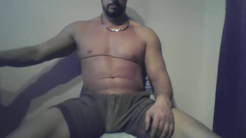 Snapshot of studdotcom chatting on 01-29-25, 07:00 Ero online show from 01-29-25, 07:00