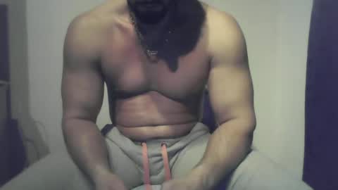 Snapshot of studdotcom chatting on 02-14-25, 05:14 Ero online show from 02-14-25, 05:14