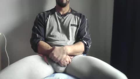 Snapshot of studdotcom chatting on 02-15-25, 09:27 Ero online show from 02-15-25, 09:27