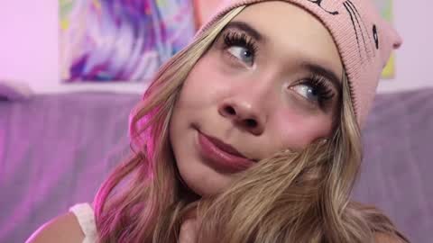 Snapshot of students_porn chatting on 12-26-24, 08:32 students_porn online show from 12-26-24, 08:32