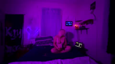 Snapshot of studnhismilf69 chatting on 10-26-25, 01:28 StudHisCougar69 online show from 10-26-25, 01:28