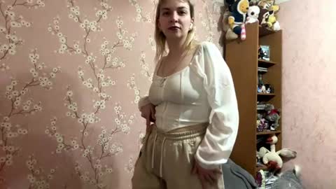 Anna online show from 05-13-26, 06:11