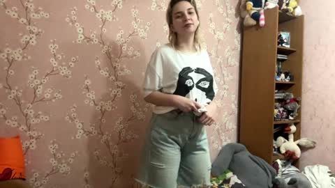 Anna online show from 05-17-26, 06:11