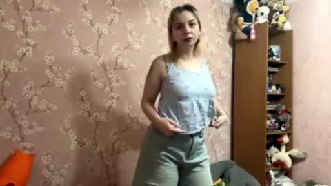 Anna online show from 05-24-26, 06:40