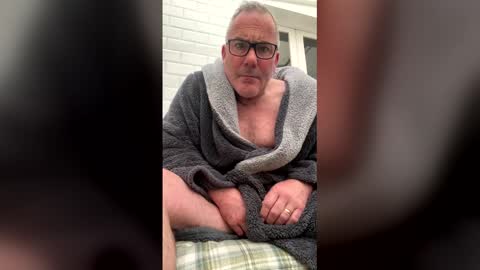 Snapshot of stumpyj2266 chatting on 05-05-26, 05:15 stumpyj2266 online show from 05-05-26, 05:15