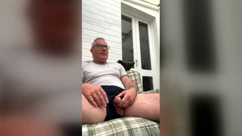 Snapshot of stumpyj2266 chatting on 05-08-26, 05:24 stumpyj2266 online show from 05-08-26, 05:24