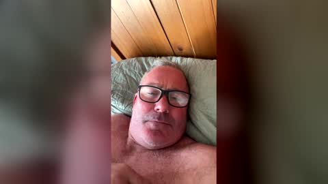 Snapshot of stumpyj2266 chatting on 05-11-26, 04:04 stumpyj2266 online show from 05-11-26, 04:04
