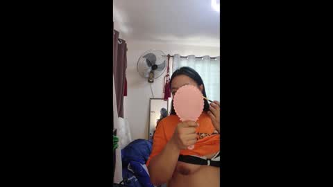 Snapshot of stunnerasha chatting on 01-15-26, 03:44 IG livinlavidakhai online show from 01-15-26, 03:44