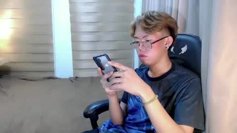 Su-jin online show from 04-21-26, 05:50